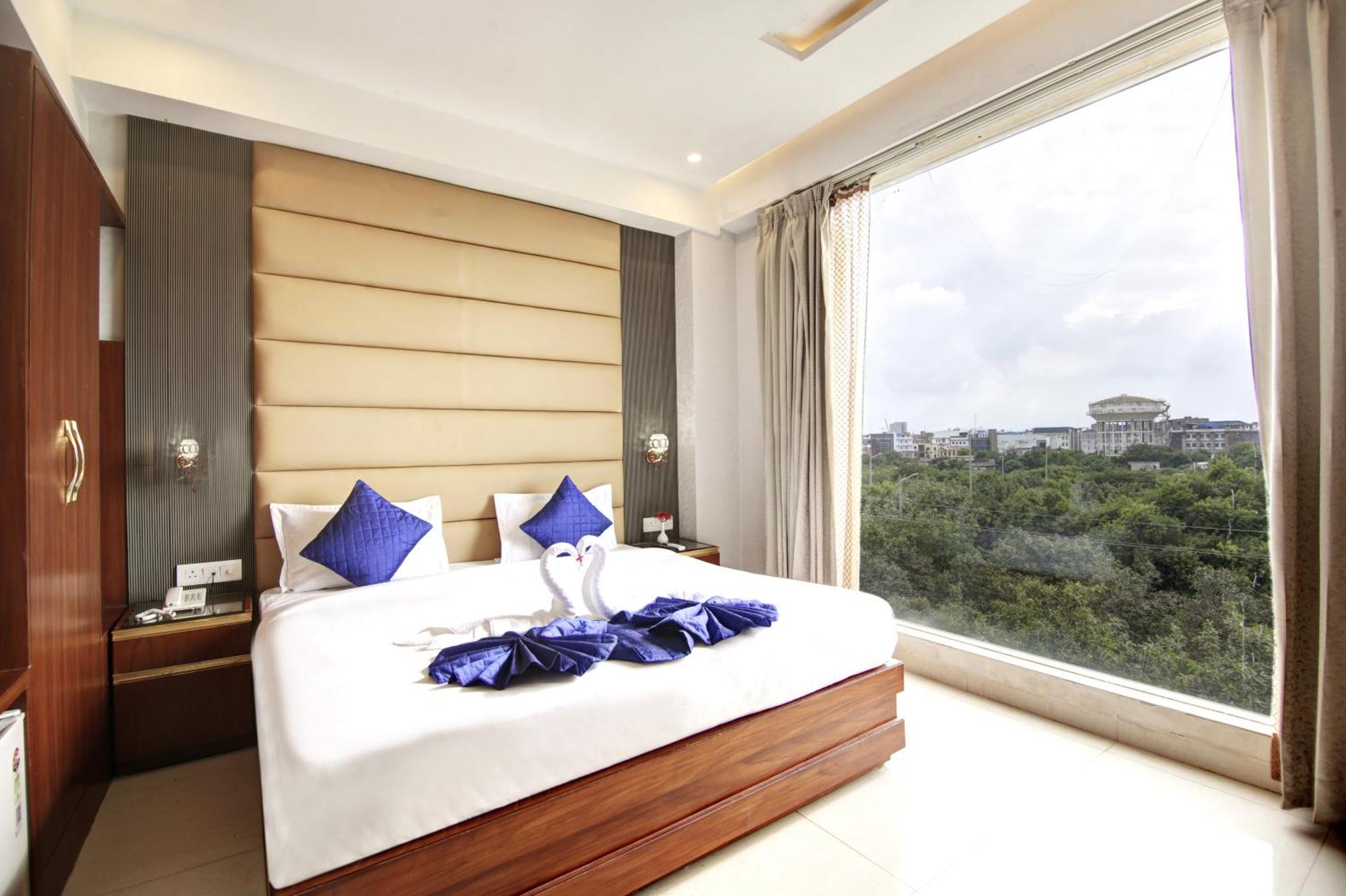 Marks Hotel & Banquet Noida Exterior photo