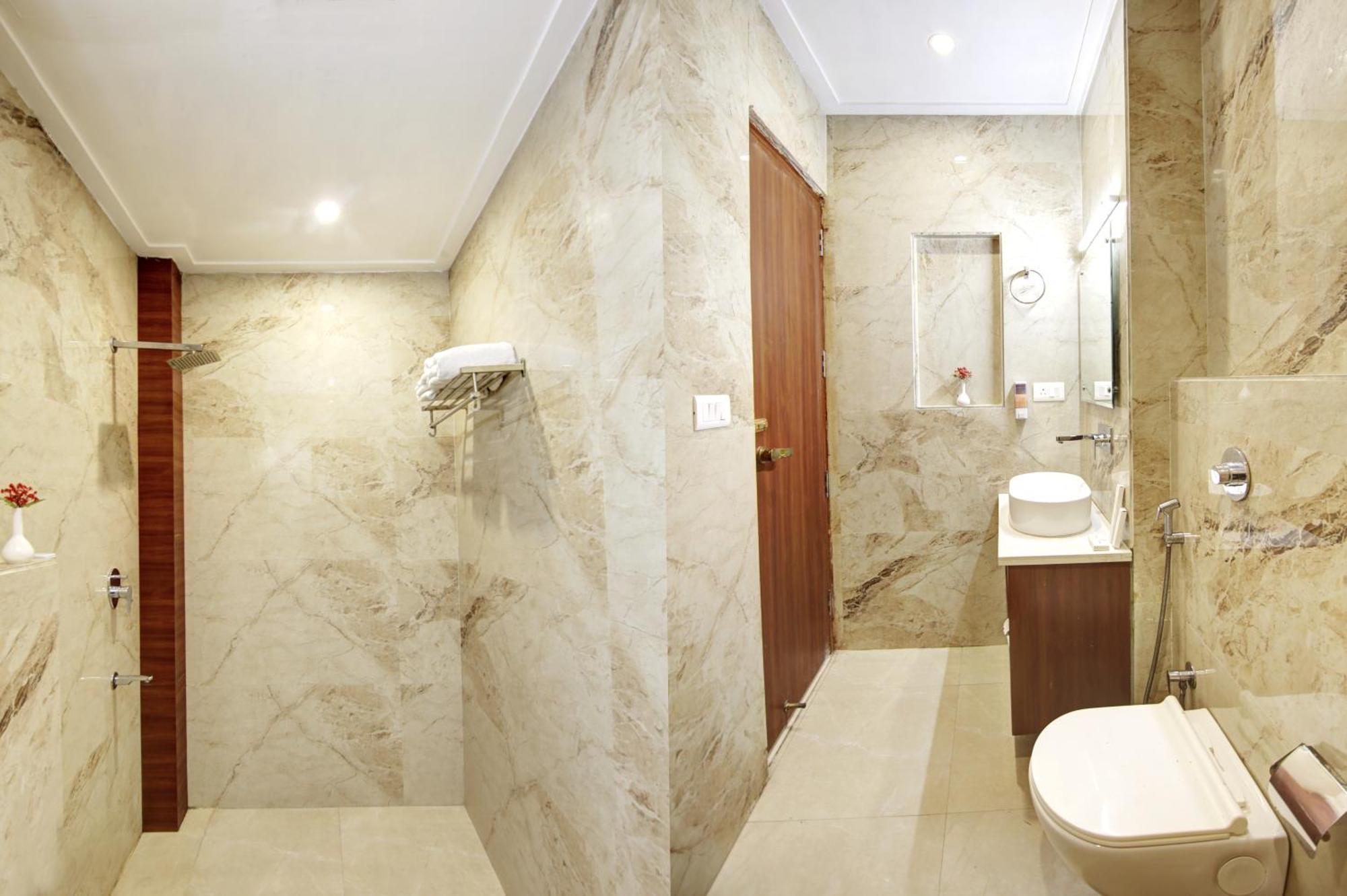 Marks Hotel & Banquet Noida Exterior photo